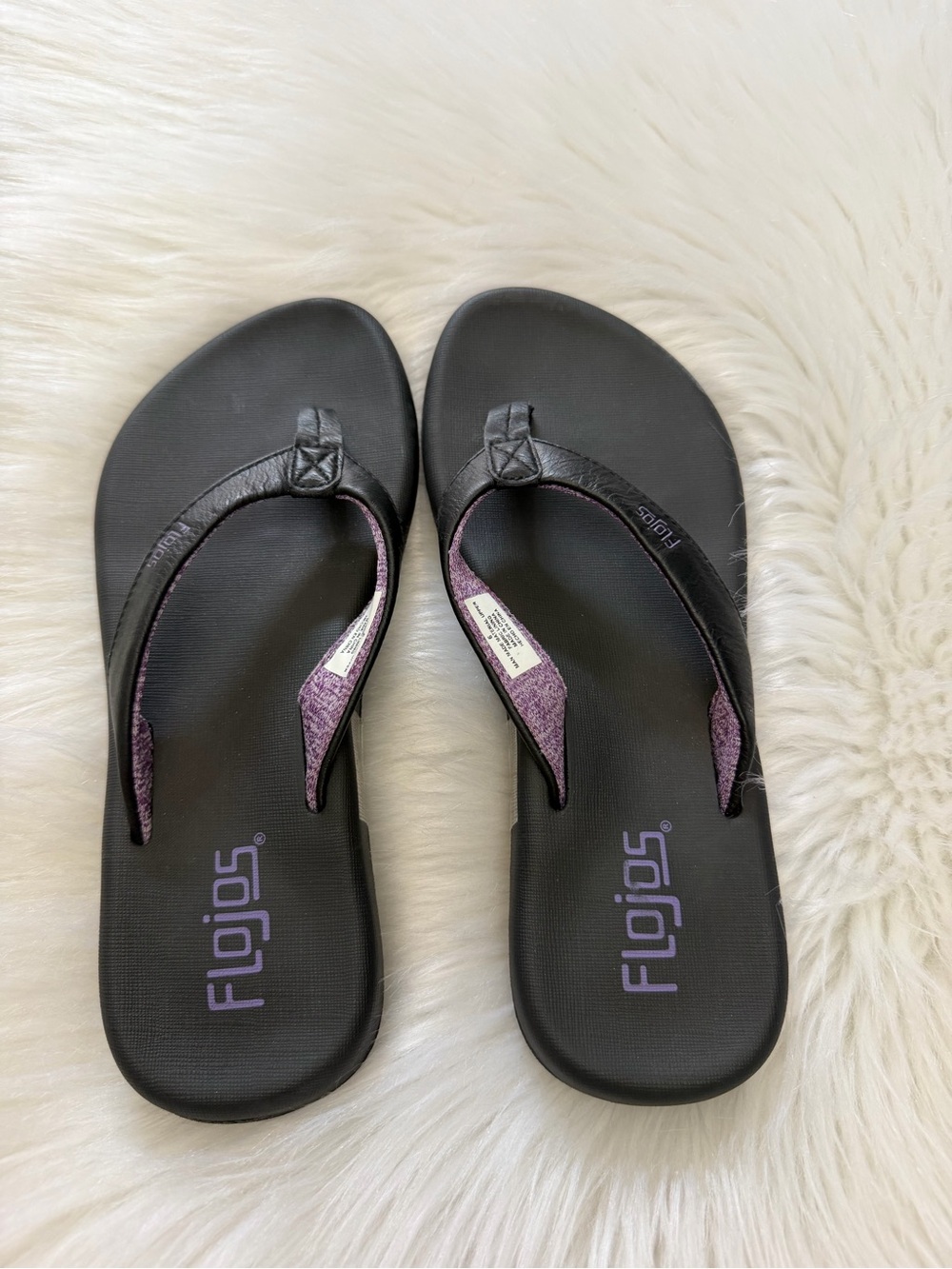 Flojos Black Flip Flop Sandals with Purple Accents Sz 6